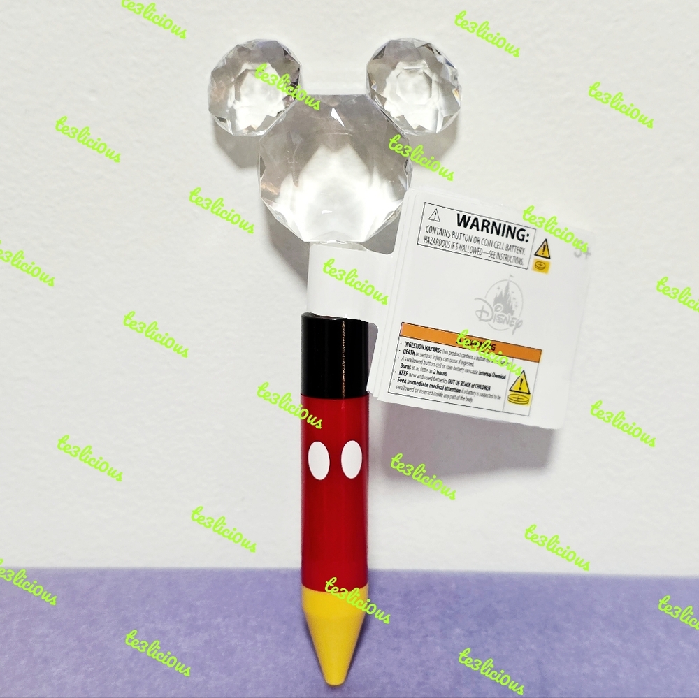 DISNEY PARKS MICKEY MOUSE LIGHT UP PEN